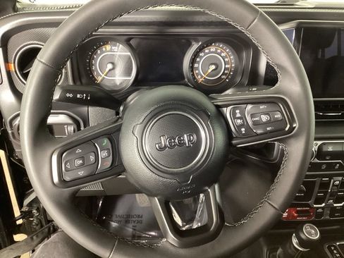 Used 2026 Jeep Gladiator Mojave AWD/4WD image 15