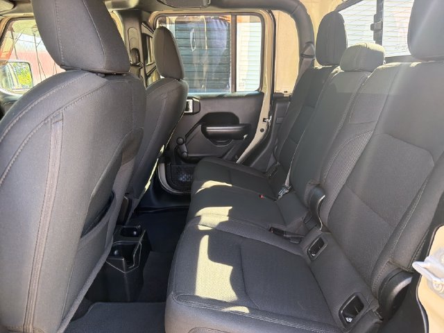 Used 2020 Jeep Gladiator Sport w/ Trailer Tow Package AWD/4WD image 26