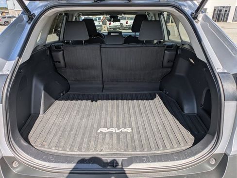 Used 2022 Toyota RAV4 XLE image 13