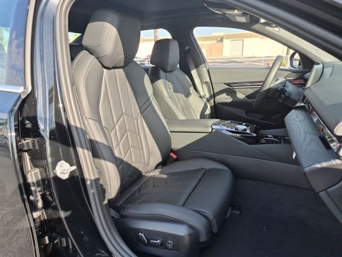 New 2027 BMW i5 eDrive40 w/ Convenience Package RWD image 33