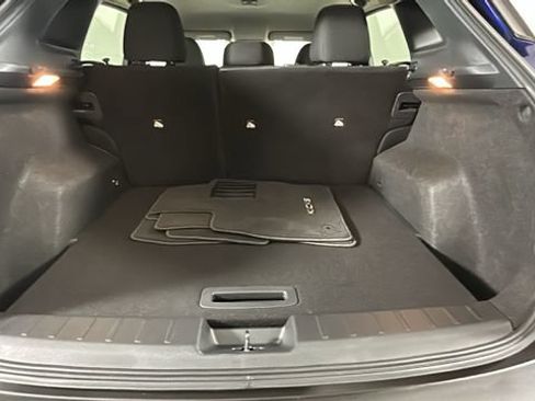 Used 2025 Nissan Kicks SV FWD image 24