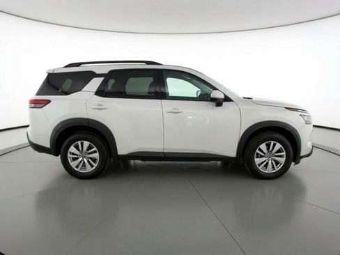Used 2025 Nissan Pathfinder SV image 11