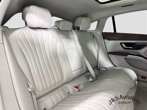 Used 2023 Mercedes-Benz EQS 580 4MATIC Sedan image 35