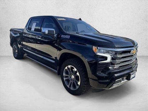 Used 2023 Chevrolet Silverado 1500 High Country w/ Technology Package image 7