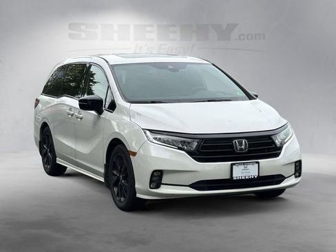 Certified 2023 Honda Odyssey Sport image 2