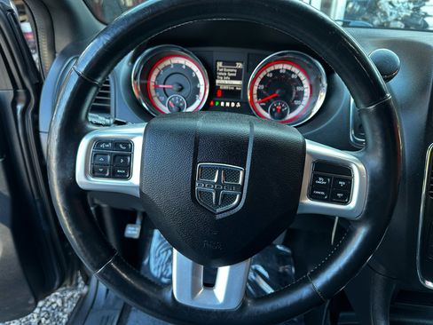 Used 2018 Dodge Grand Caravan GT image 18