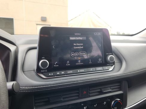 Used 2024 Nissan Rogue S FWD image 23