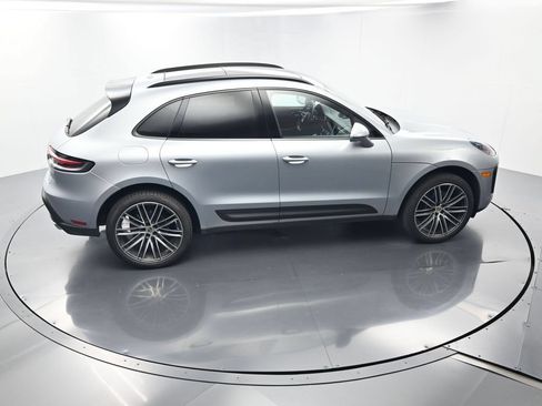 Certified 2026 Porsche Macan AWD/4WD image 38