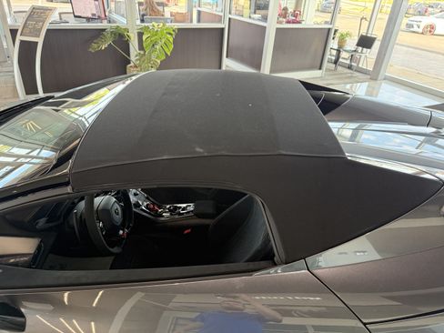 Used 2019 Lamborghini Huracan Performante AWD/4WD image 33