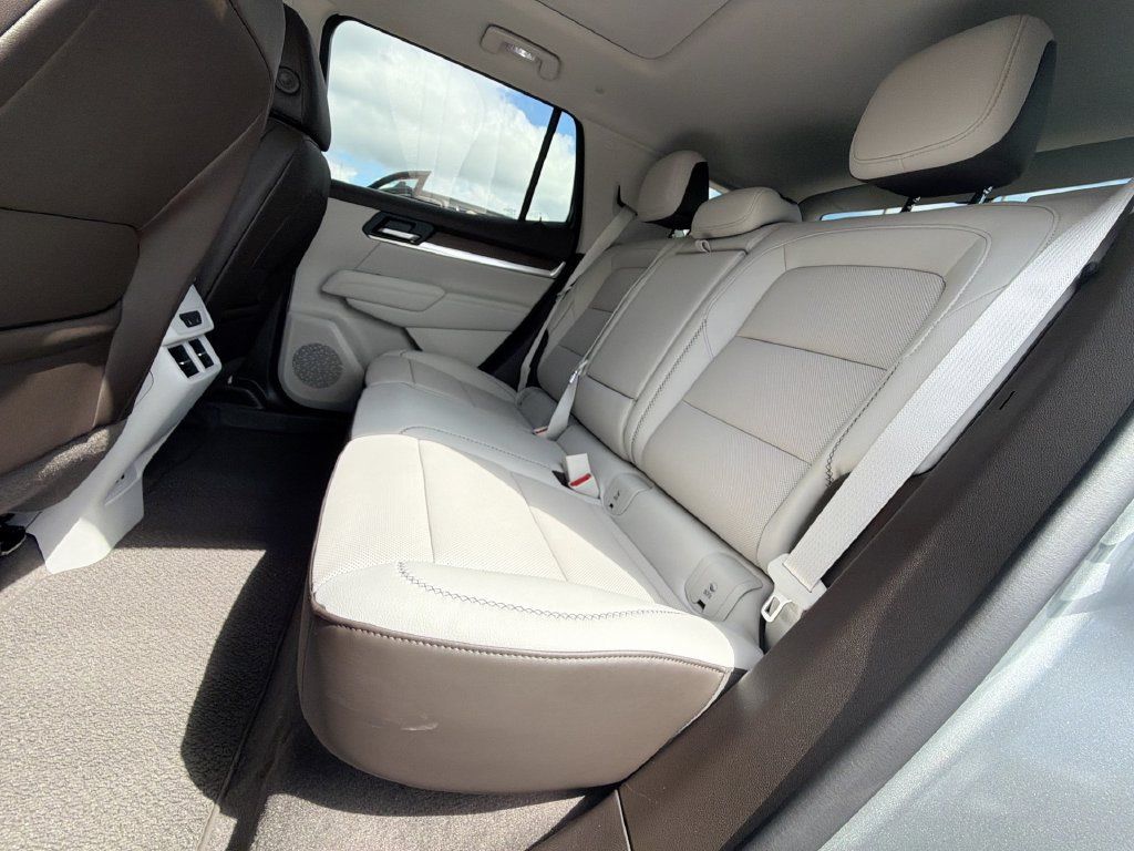 Used 2027 GMC Terrain Denali AWD/4WD image 28