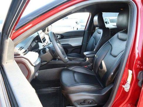 Used 2025 Jeep Compass Limited AWD/4WD image 8