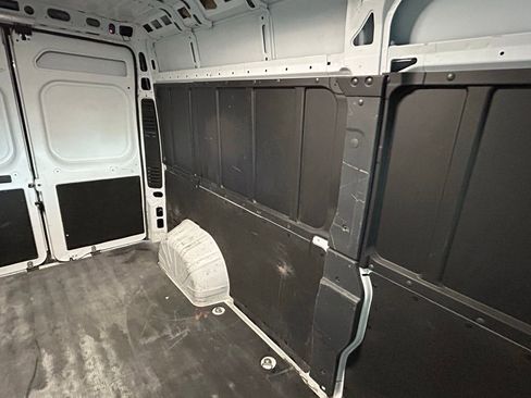 Used 2025 RAM ProMaster 2500 w/ Convenience Group FWD image 14