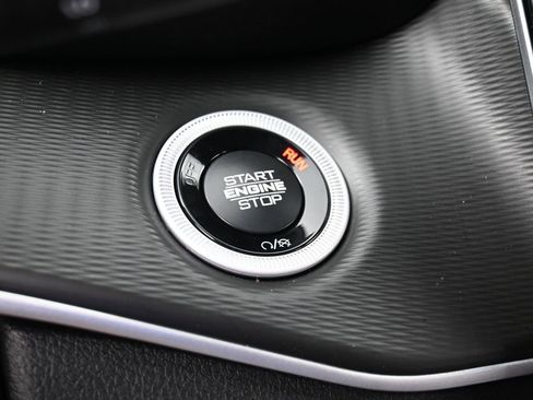 Used 2024 Jeep Grand Cherokee Laredo X image 30