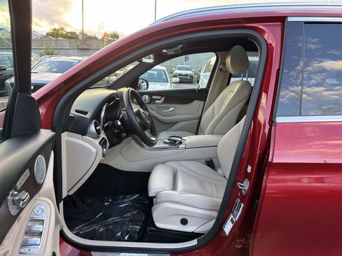 Used 2018 Mercedes-Benz GLC 300 4MATIC image 21