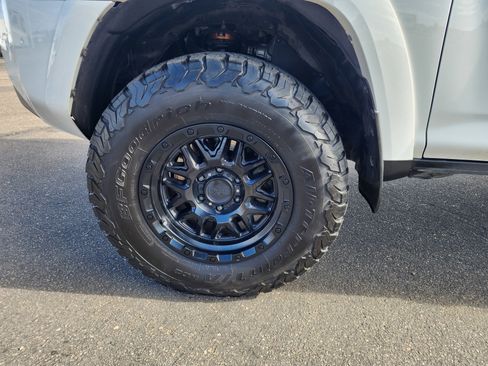 Used 2019 Toyota 4Runner TRD Off-Road Premium image 9