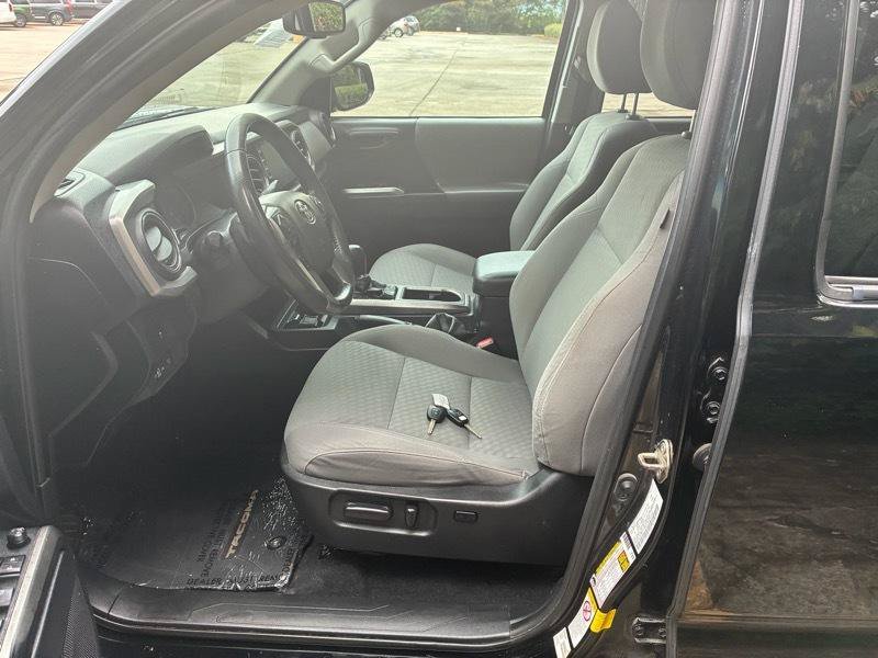 Used 2020 Toyota Tacoma SR5 RWD image 24
