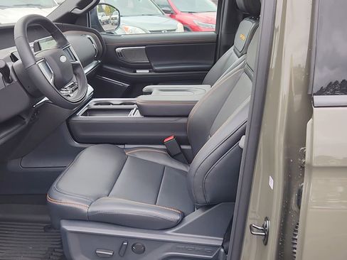 New 2025 Ford F250 Lariat w/ Lariat Ultimate Package image 18