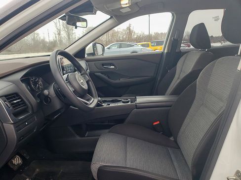 Used 2023 Nissan Rogue SV image 10