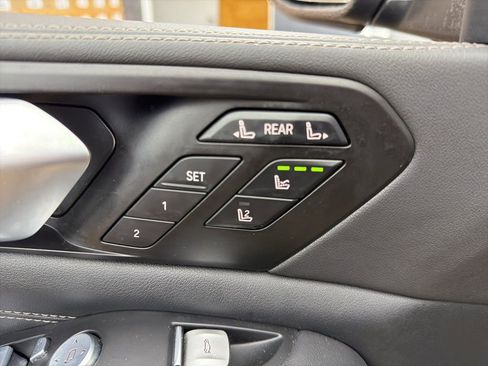 Used 2024 BMW X7 xDrive40i w/ Executive Package image 13