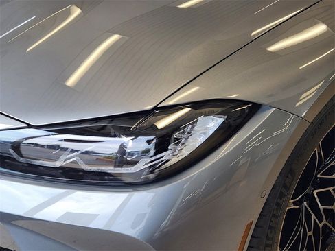 Used 2022 BMW M3 Competition image 9