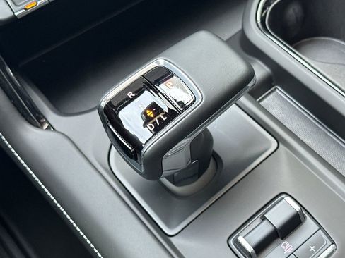 Used 2025 GMC Sierra 1500 AT4X image 27