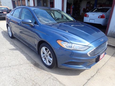 Used 2018 Ford Fusion SE w/ Fusion SE Technology Package image 23