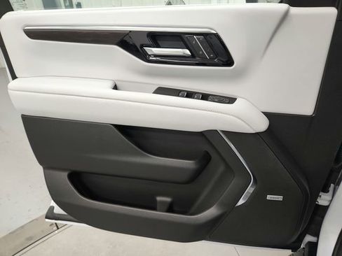 New 2026 Chevrolet Tahoe Premier w/ Sun And Tow Package AWD/4WD image 27