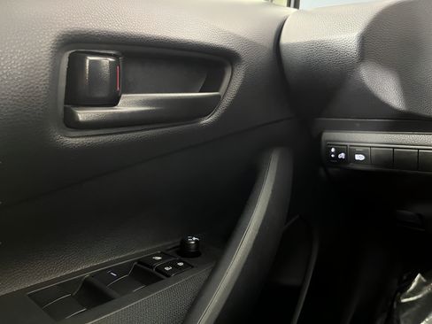 Used 2025 Toyota Corolla LE FWD image 22