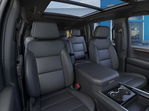New 2026 Chevrolet Suburban Z71 w/ Comfort Package AWD/4WD image 17