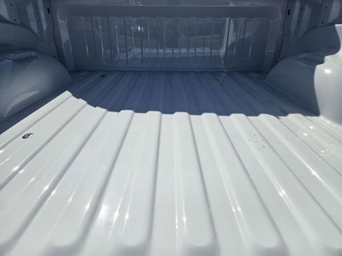 New 2026 RAM 1500 4x4 Crew Cab image 32