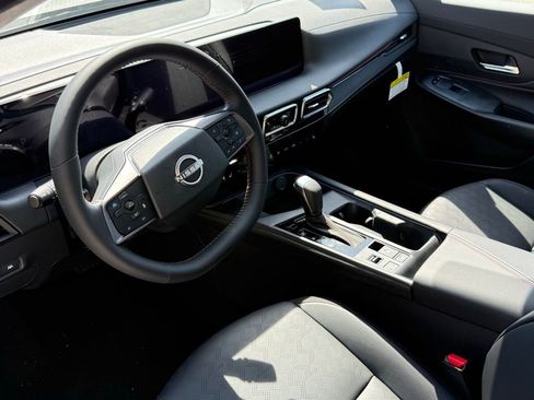 New 2026 Nissan Sentra SR w/ SR Premium Package FWD image 9