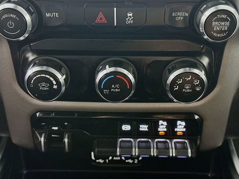 Used 2024 RAM 2500 Big Horn w/ Off Road Package image 18