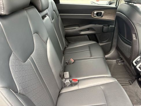 Used 2022 Kia Sorento S AWD/4WD image 48