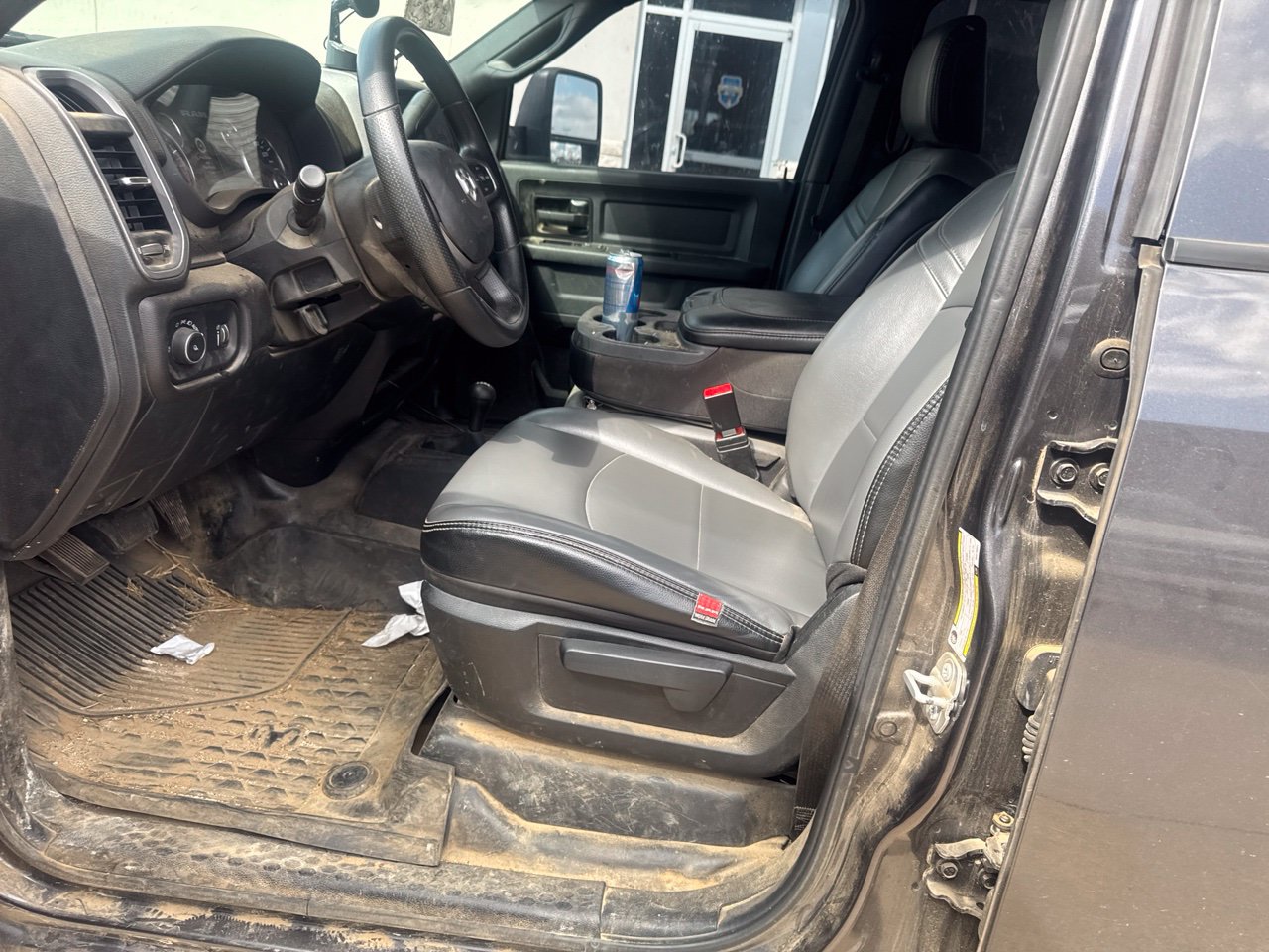 Used 2024 RAM 3500 Tradesman w/ Chrome Appearance Group AWD/4WD image 9