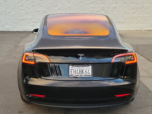Used 2018 Tesla Model 3 Long Range image 16