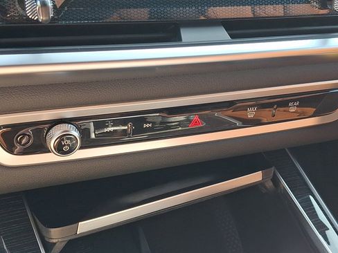 New 2027 BMW X7 xDrive40i w/ M Sport Package AWD/4WD image 11