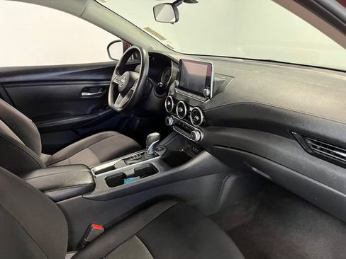 Used 2024 Nissan Sentra SV FWD image 11