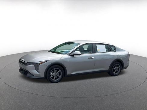 Used 2025 Kia K4 FWD image 8