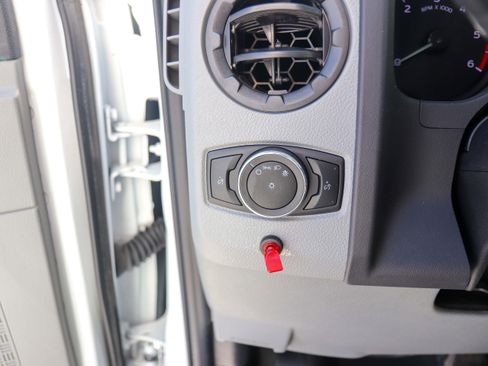 Used 2024 Ford E-350 and Econoline 350 Super Duty w/ Power Windows & Locks Group image 19