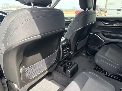 Used 2022 Jeep Grand Cherokee L Laredo w/ Luxury Tech Group I AWD/4WD image 27