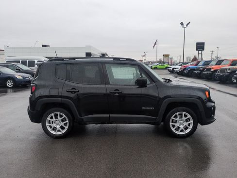 Used 2020 Jeep Renegade Latitude w/ Cold Weather Group image 5