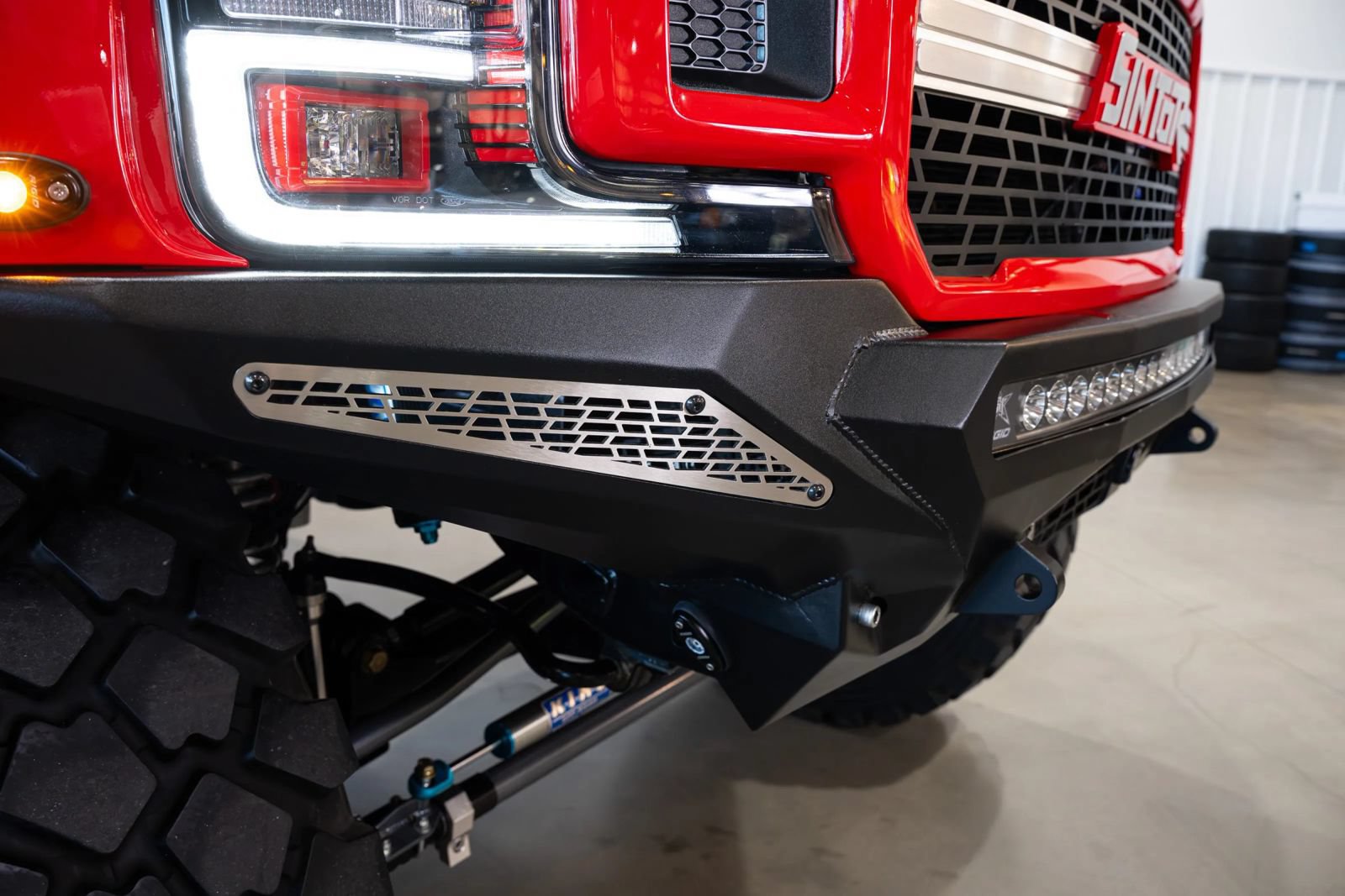 Used 2018 Ford F350 Lariat w/ Lariat Ultimate Package AWD/4WD image 26