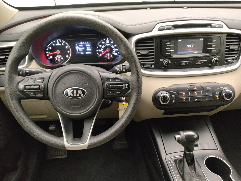 Used 2017 Kia Sorento FWD image 22