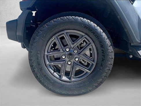 Used 2025 Jeep Wrangler Unlimited Sport AWD/4WD image 10