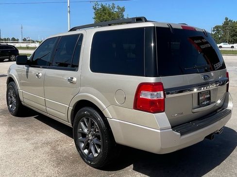 Used 2017 Ford Expedition Limited w/ Equipment Group 301A RWD image 4