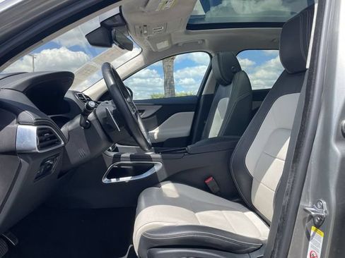 Used 2019 Jaguar F-PACE R-Sport AWD/4WD image 18