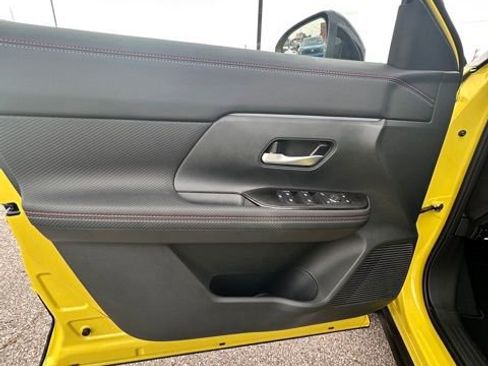New 2025 Nissan Kicks SR image 22