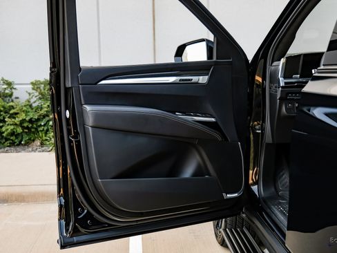 Used 2025 Cadillac Escalade V image 81