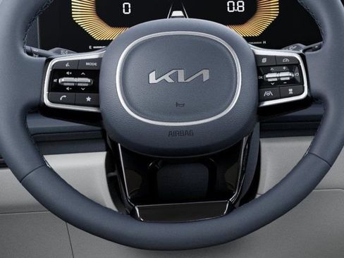New 2026 Kia Carnival EX FWD image 22