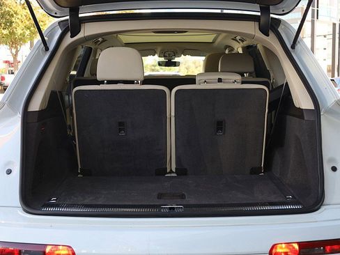 Used 2019 Audi Q7 3.0T Prestige w/ Prestige Package image 32